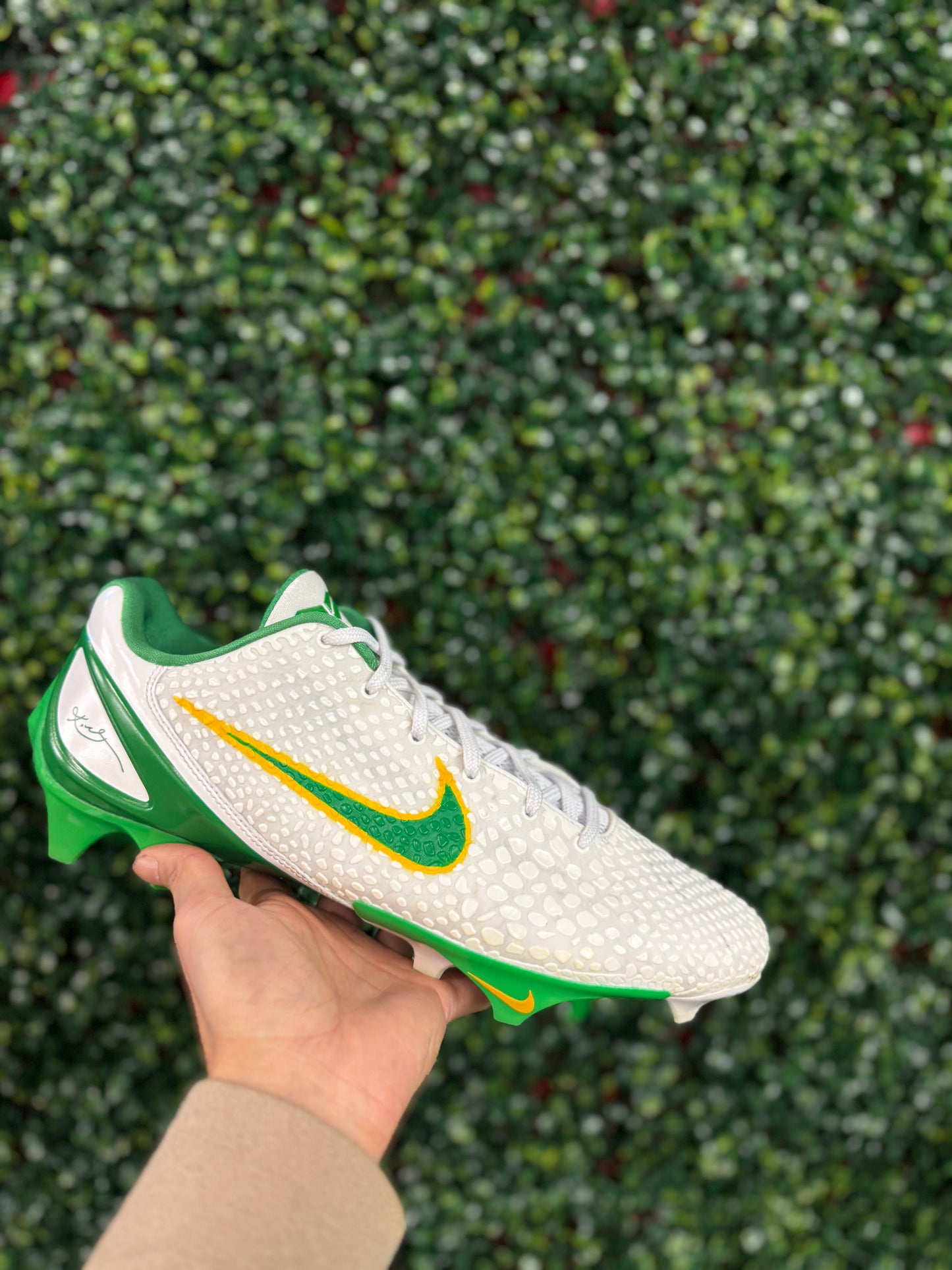 Kobe 6 Oregon PE Cleats