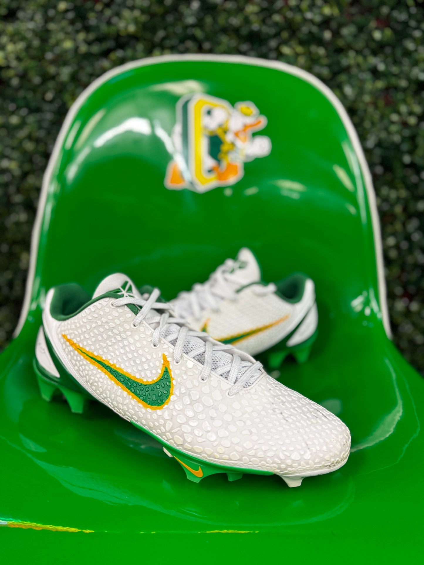 Kobe 6 Oregon PE Cleats