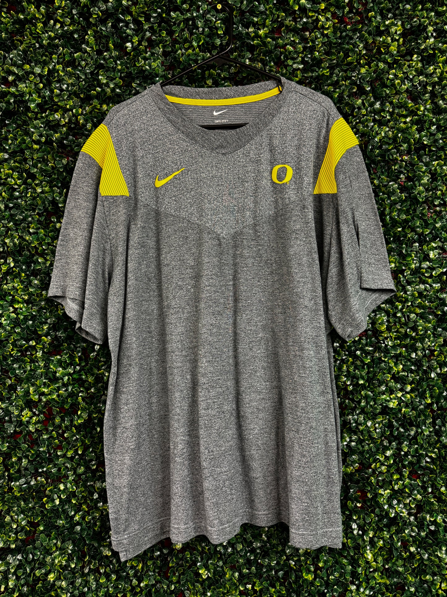 Grey/yellow dri fit