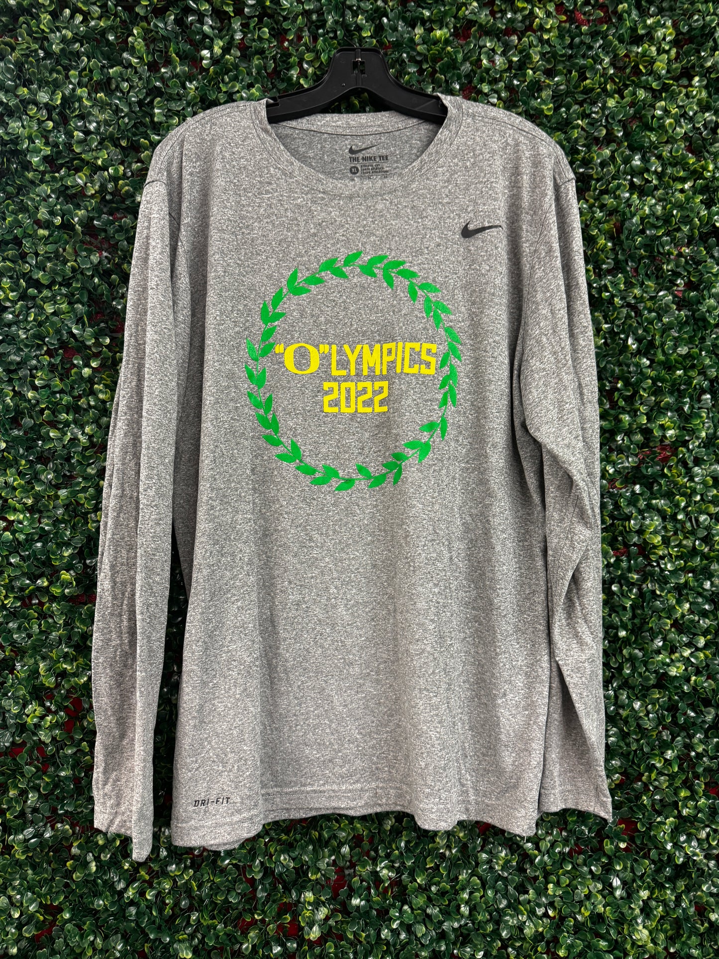 Grey Oregon basketball tee