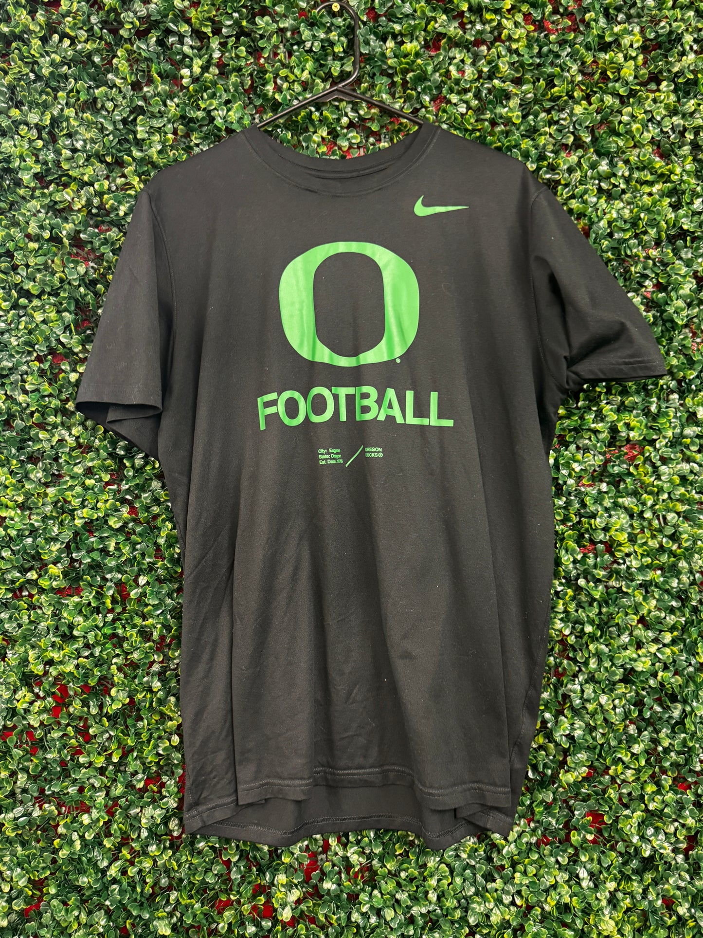 Black Oregon football tee