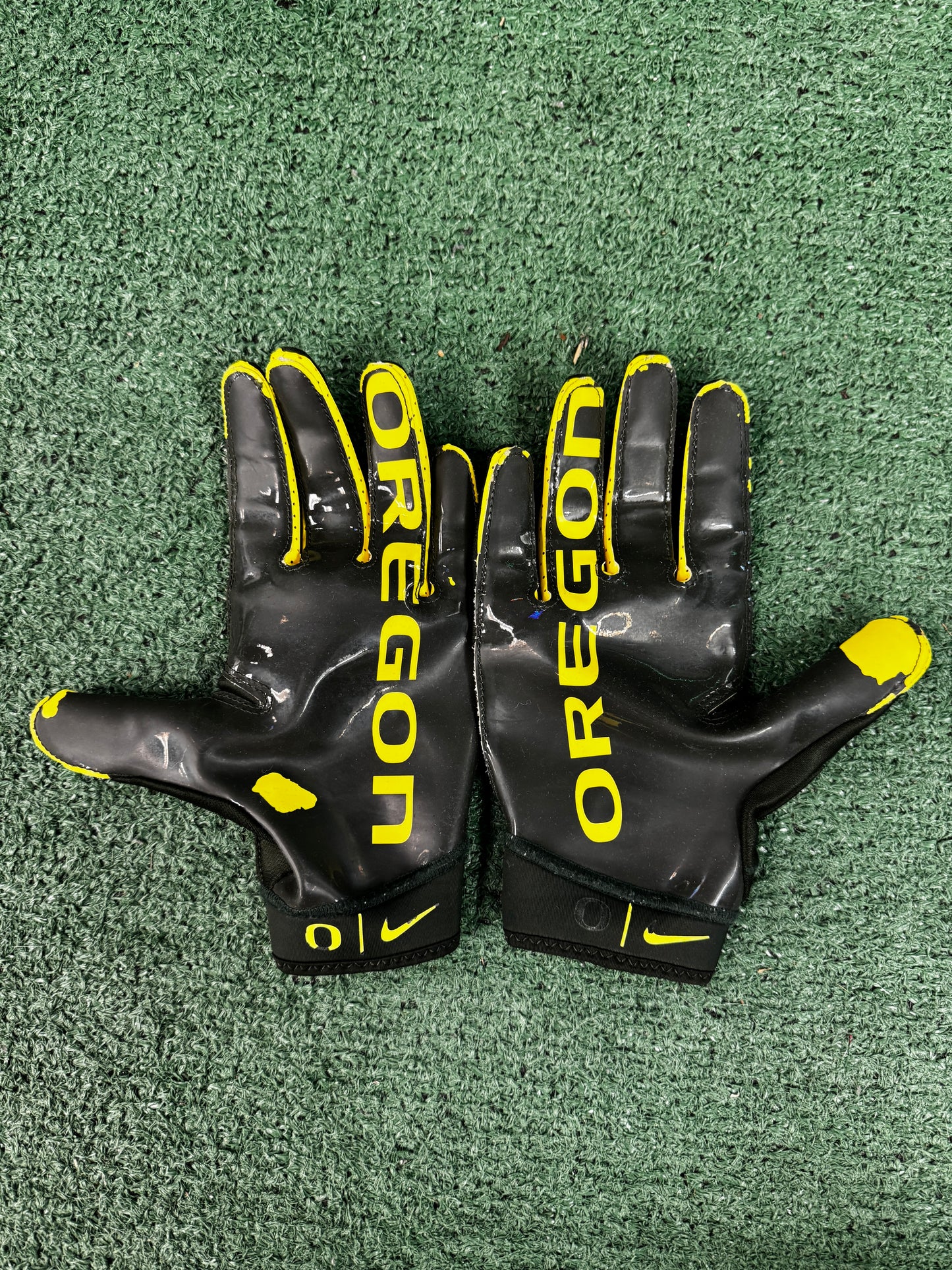 Oregon Football Gloves