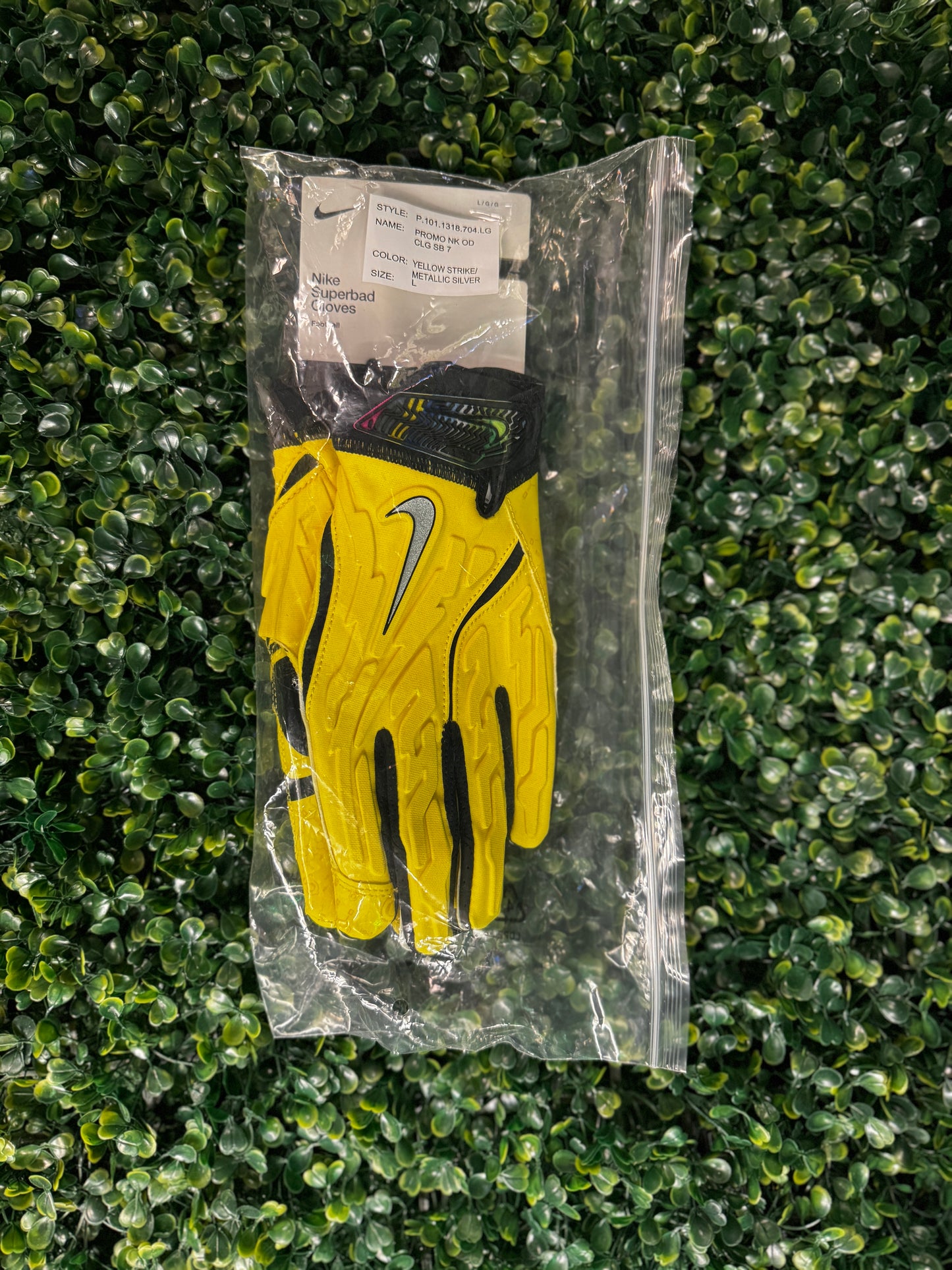 Nike Superbad Oregon Cancer Gloves